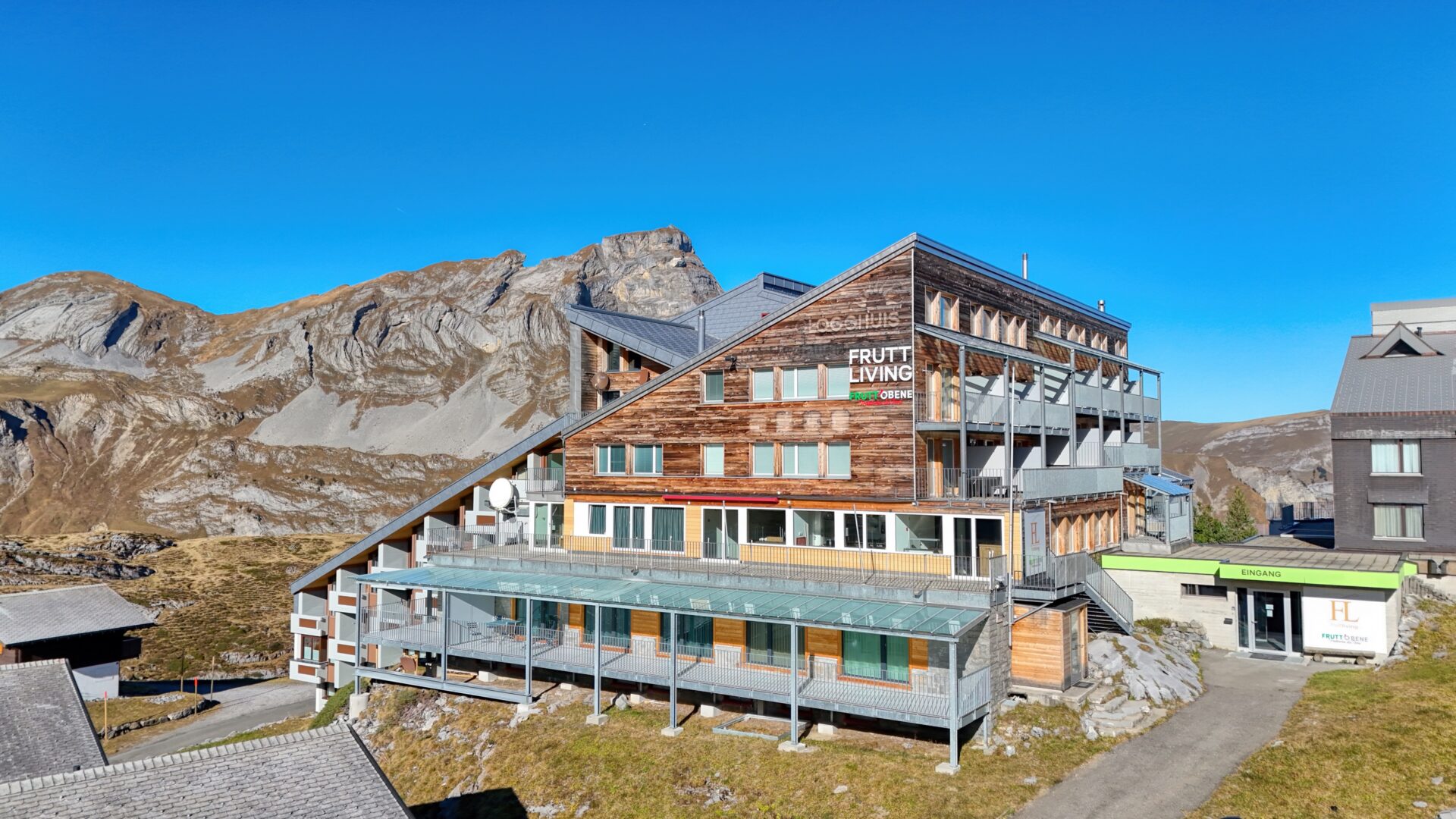 <h3 style="color: #e9dbc9">FRUTT PANORAMA MIT ITALIENISCHEN GAUMENFREUDEN...</h3>
<br />
Herzlich Willkommen in der Wintersaison 2025/26 <br>im wunderschönen Wintersport-Paradies Melchsee-Frutt, wo unvergessliche Erlebnisse auf Sie warten! Wir freuen uns sehr, Sie bei uns begrüssen zu dürfen und Ihnen eine erholsame Zeit zu ermöglichen.